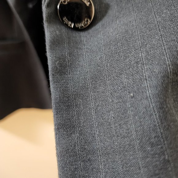 Calvin Klein Women's Two Button Blazer/ pinstriped Size 6 - Picture 4 of 6